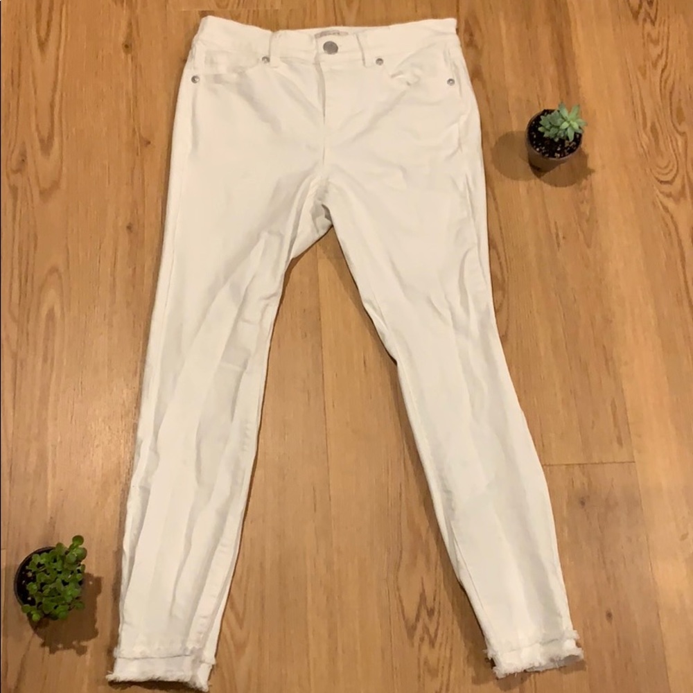 Loft Outlet 0 Petite White Denim. Modern skinny